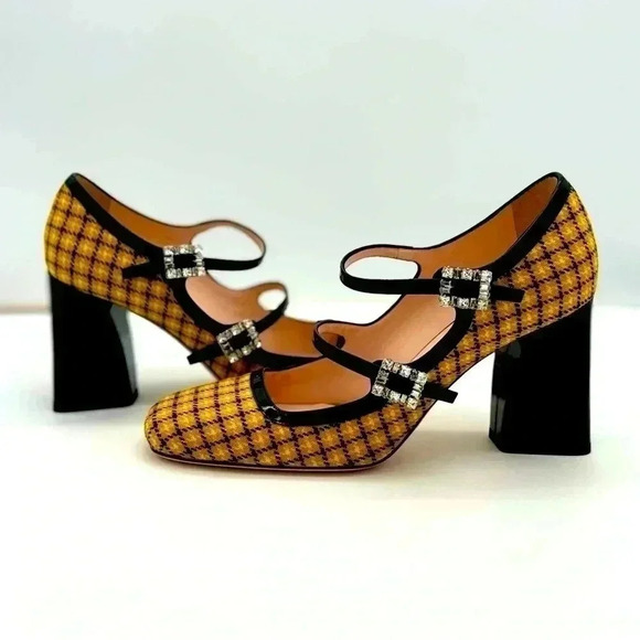 Brand New  ROGER VIVIER
Tweed Très Vivier Mini Babies Pumps Size 39.5 - Picture 1 of 17